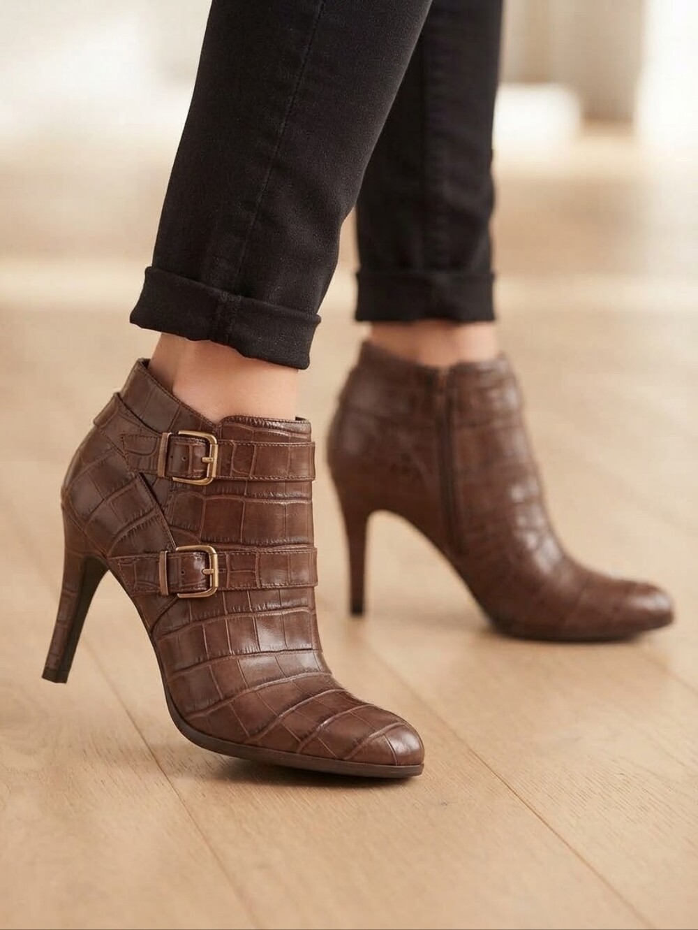Lauren Ralph Lauren Brown Croc Embossed Latisha Booties Size 6.5B.